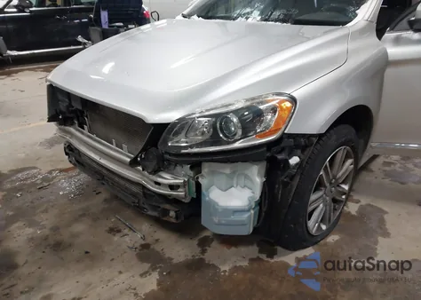 2016 Volvo Xc60 T6 Drive-E Platinum из США, поврежденный, VIN YV449MRM2G2918641